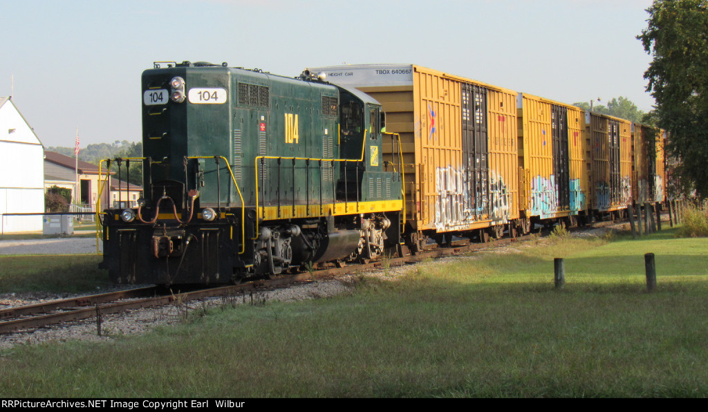 Ohio South Central Railroad (OSCR) 104